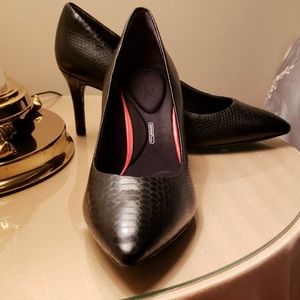 Rockport Total Motion Pointed-Toe Heel